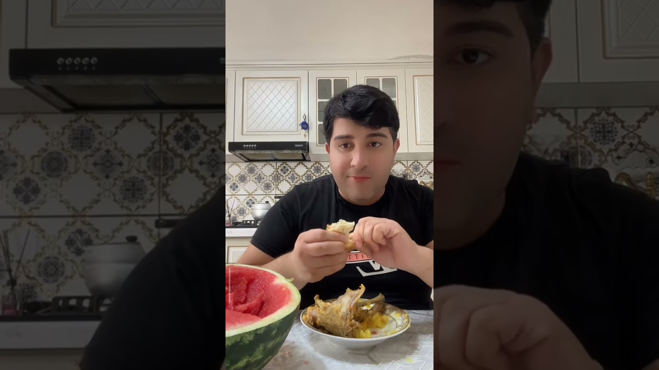 BABOŞ YEMEK YEYİR ( BABOŞ MUKBANG 🍗🍉)