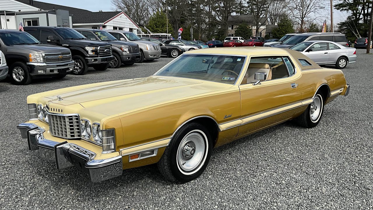 1976 Ford Thunderbird Crème and Gold. **1 OWNER**