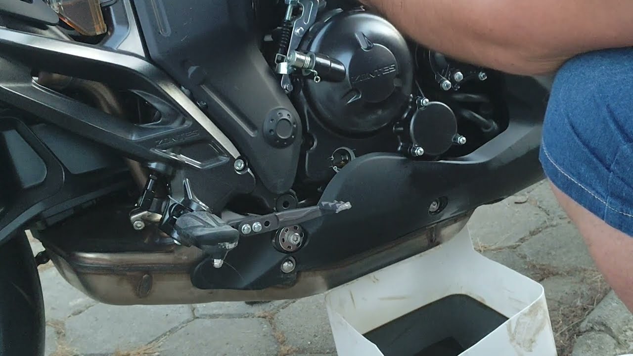 ZONTES 350X changing oil and oil filter