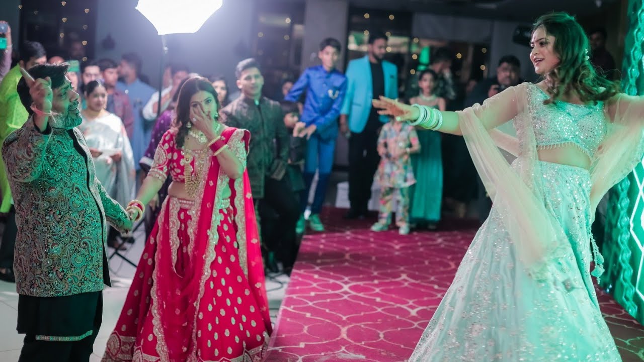 Bride's Emotional Dance For Her Family Made Everyone Cry 😭 | Sangeet Performance | Life of PS