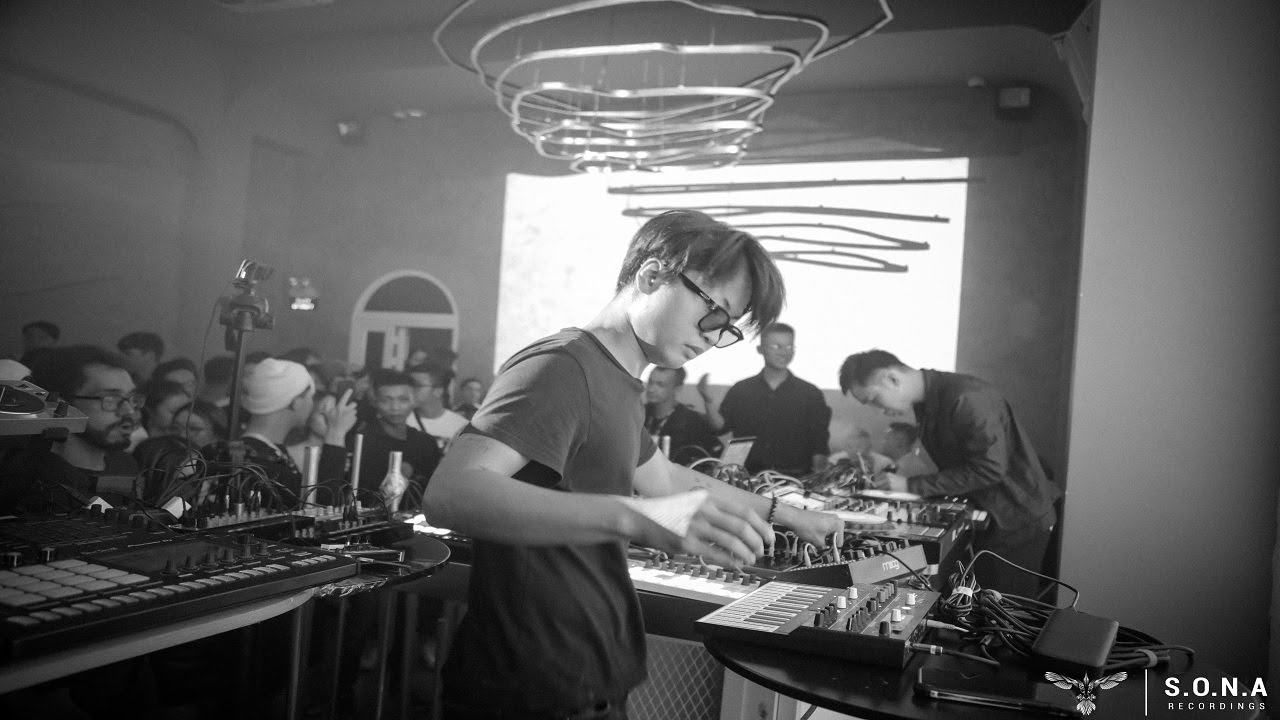 Tarnoise Spaceman (live) - hausvn x technovn | Haustek 5-Year Anniversary at Savage Hanoi