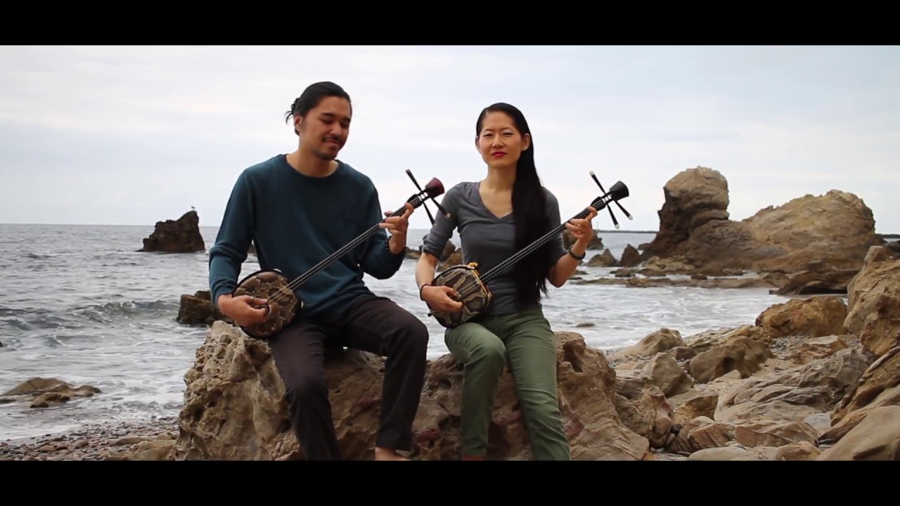 ウチナーンチュの日 - World Uchinanchu Day Medley (Yuna & Tida) Okinawa Sanshin