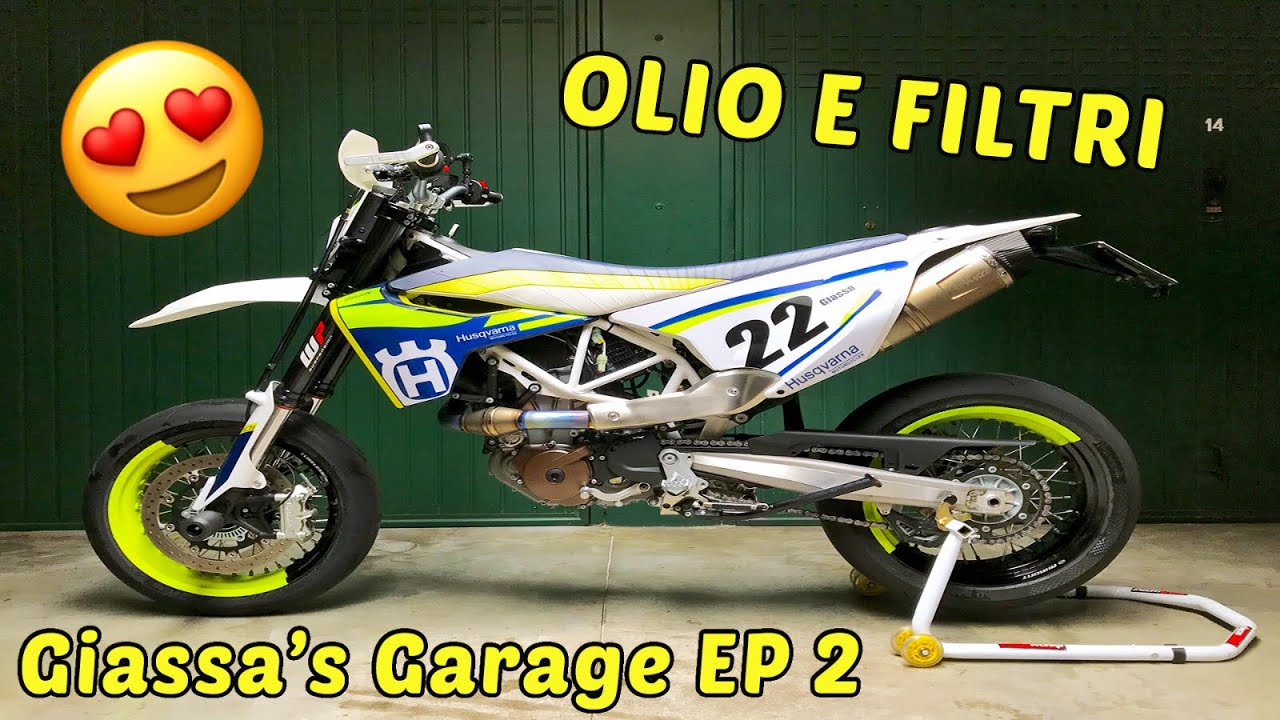 CAMBIAMO OLIO E FILTRI 701/690 - Giassa's Garage Ep2
