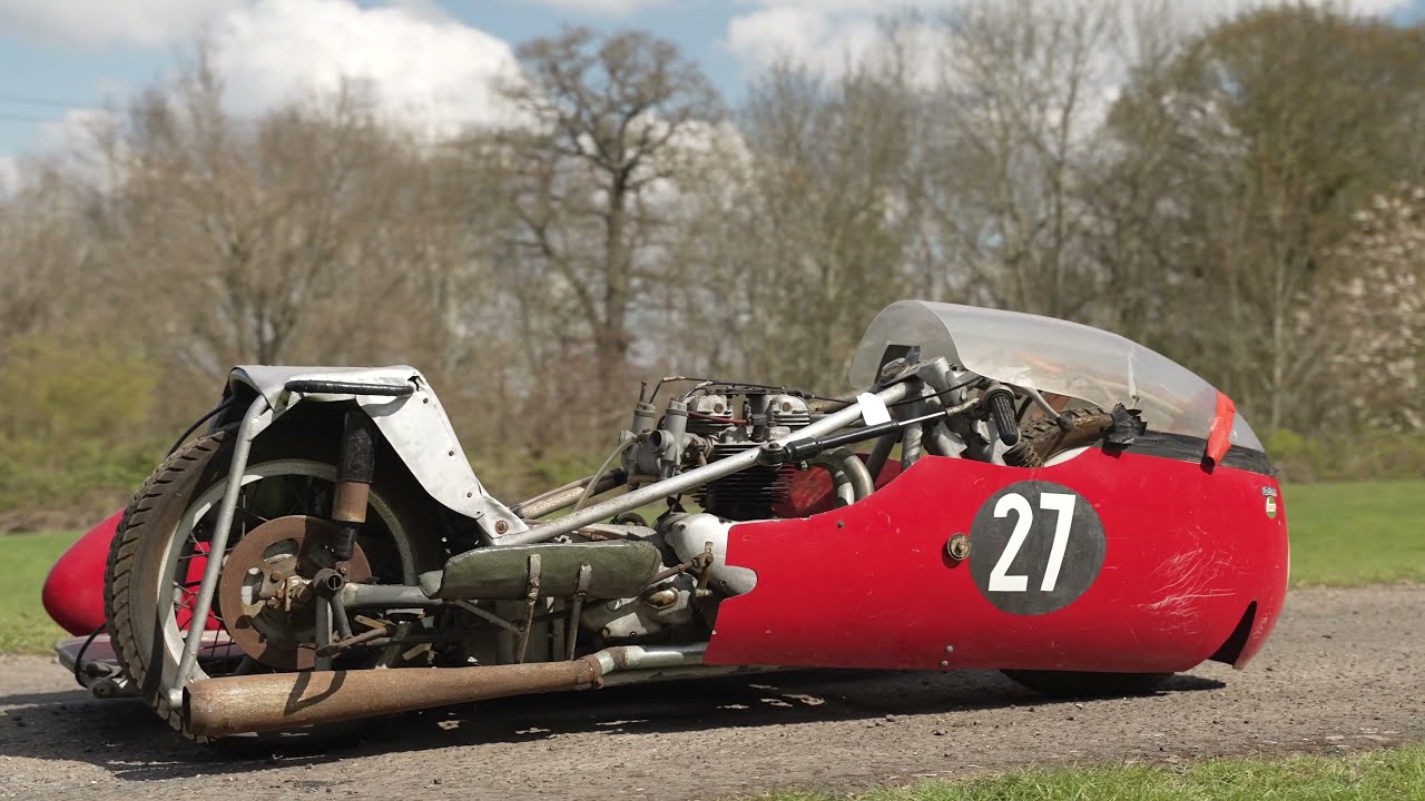 LOT 31 - RACING KNEELER SIDECAR OUTFIT