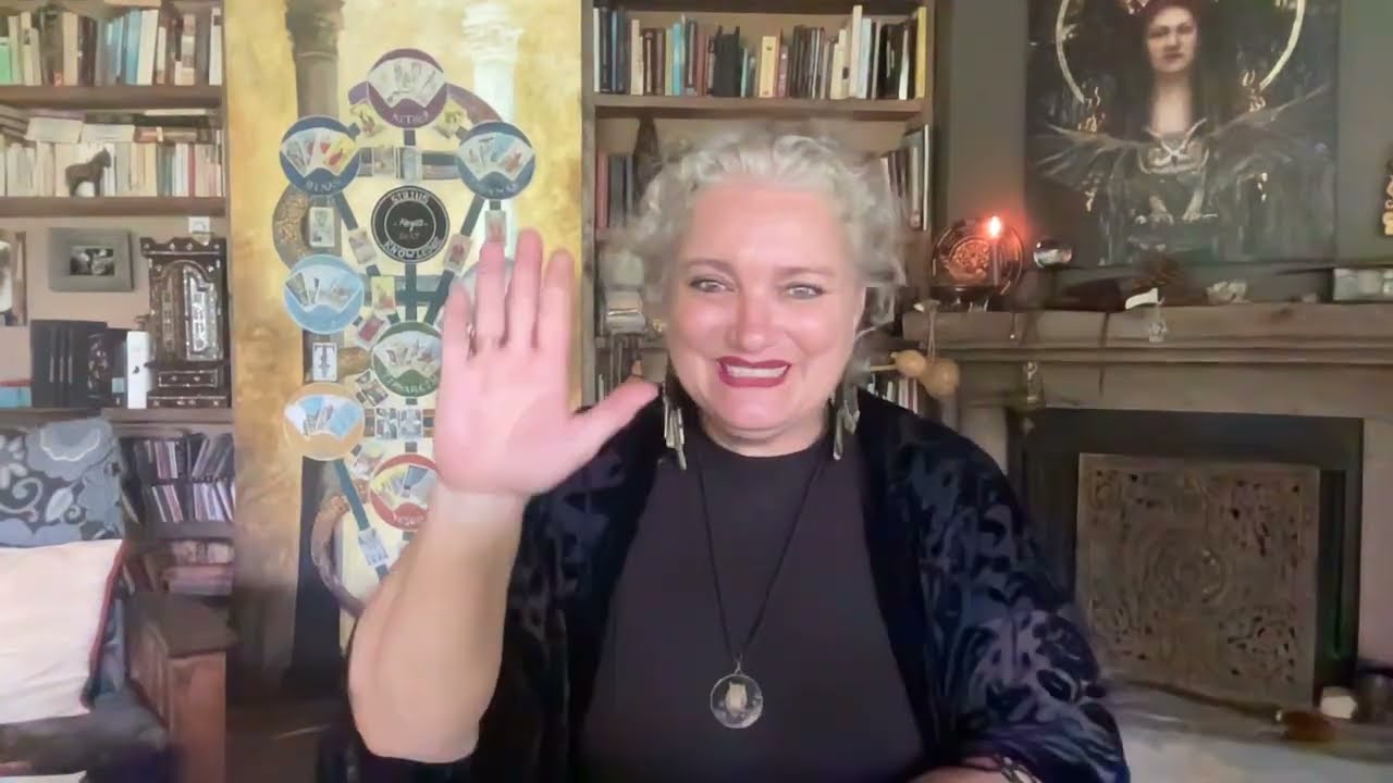 Taurus August 2025. Independence. Mystic Witch Tarot