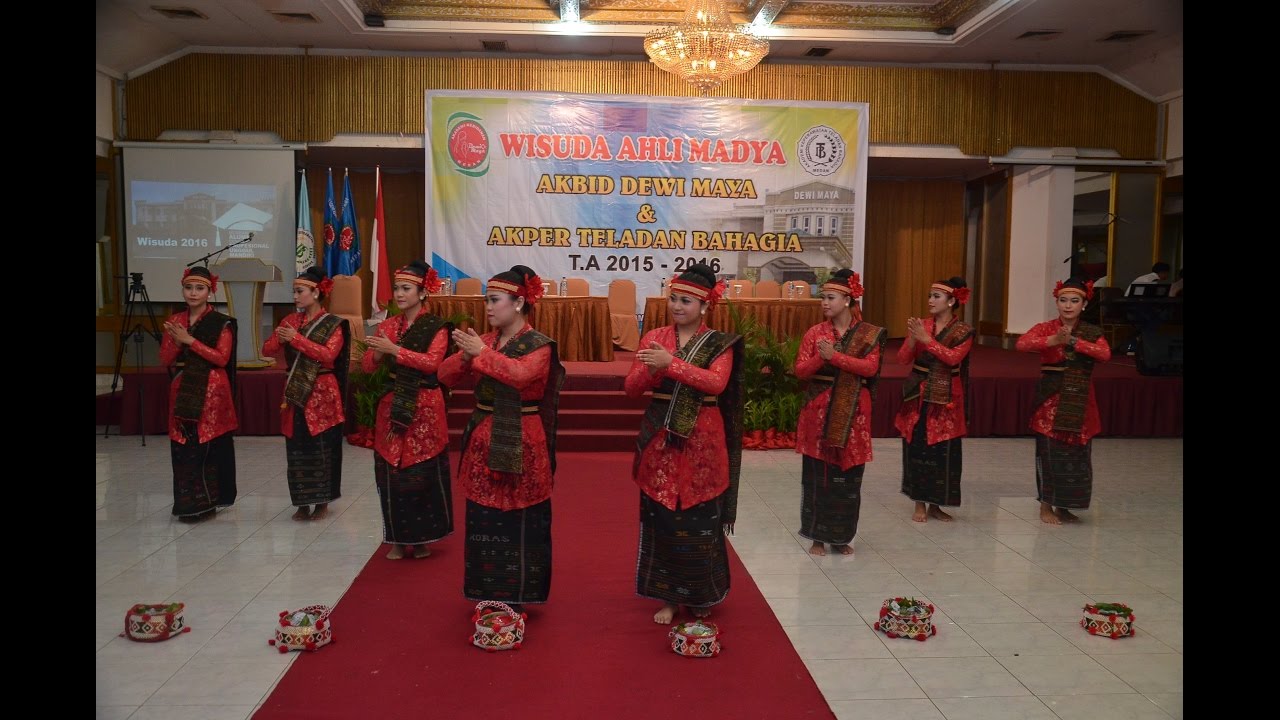 Tari Sigale - gale Perfom by Mahasiswi Dewi Maya Medan