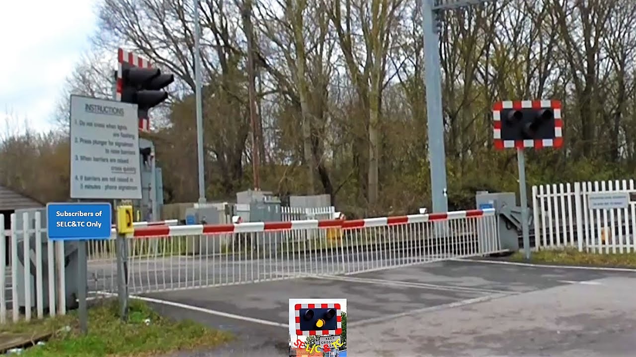(Rare 'Request' Level Crossing) Appleford Level Crossing, Oxfordshire