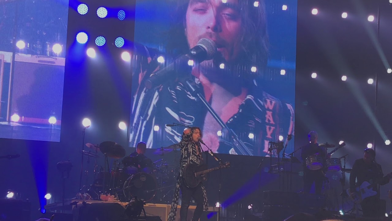 Waylon - Outlaw In ‘Em - Veronica Top 1000 @Ahoy