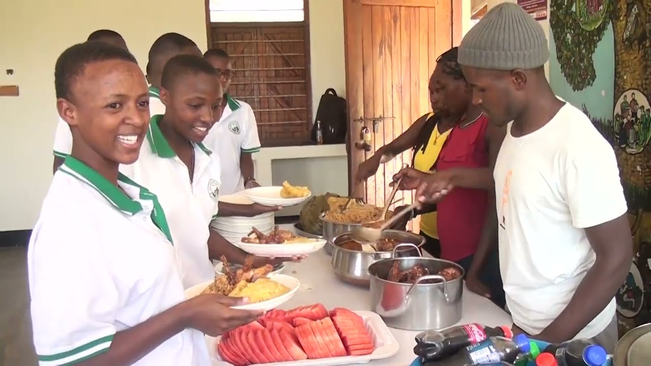 CENTRAL SEC SCHOOL-RUHAAMA GEOGRAPHY CLUB LAKE MBURO NATIONAL PARK OUTREACH