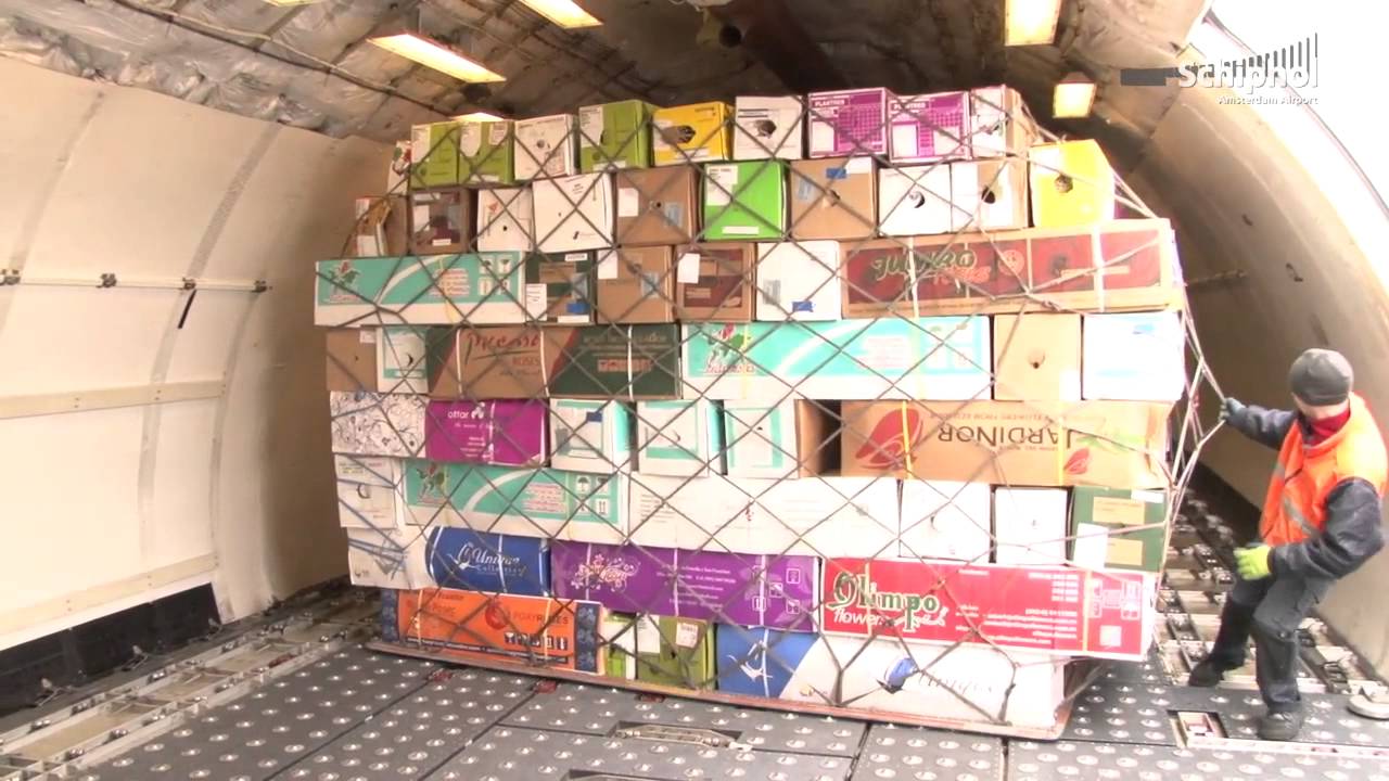 Extra drukte bij Schiphol Cargo door Valentijnsdag