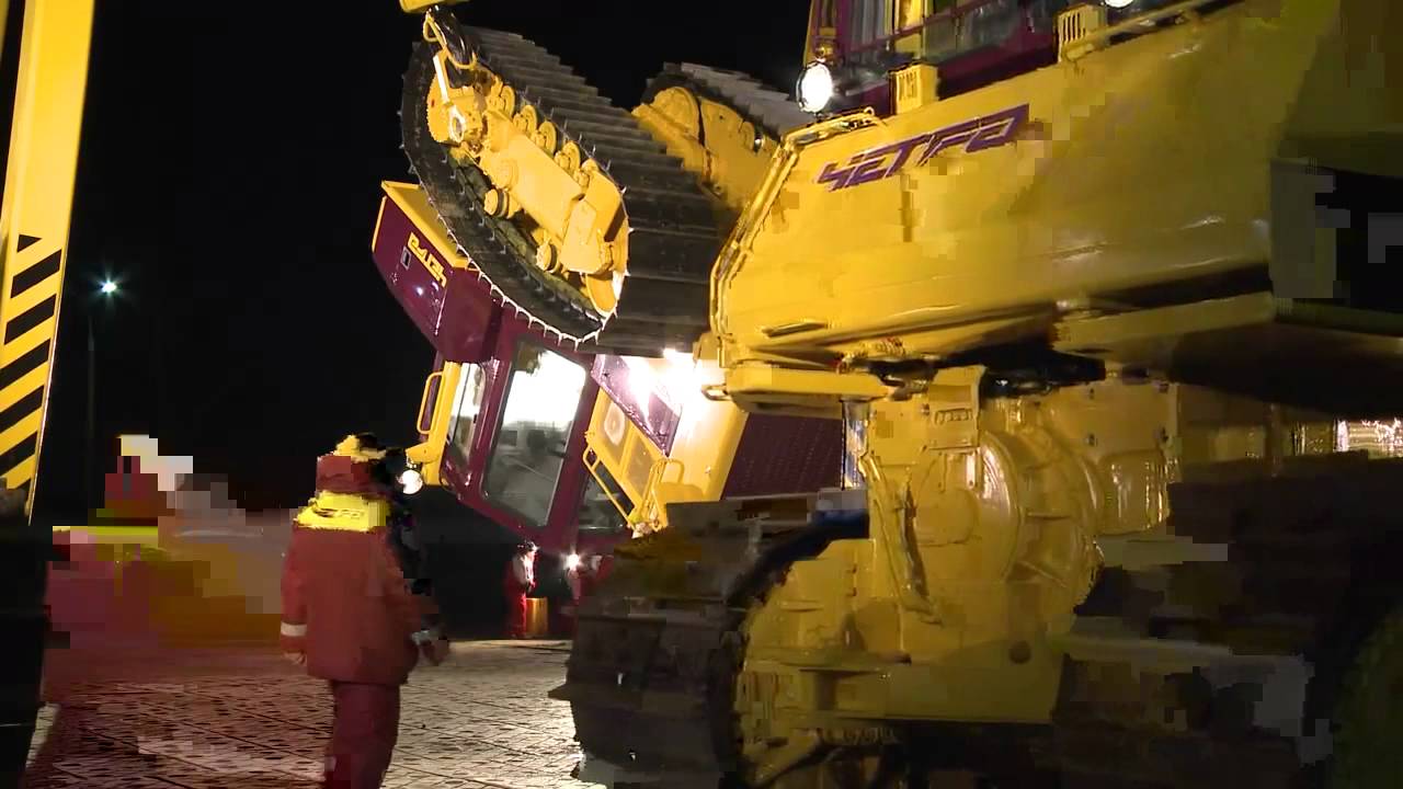 Bulldozer show! Бульдозер делает сальто! (www.vertikalnet.ru)