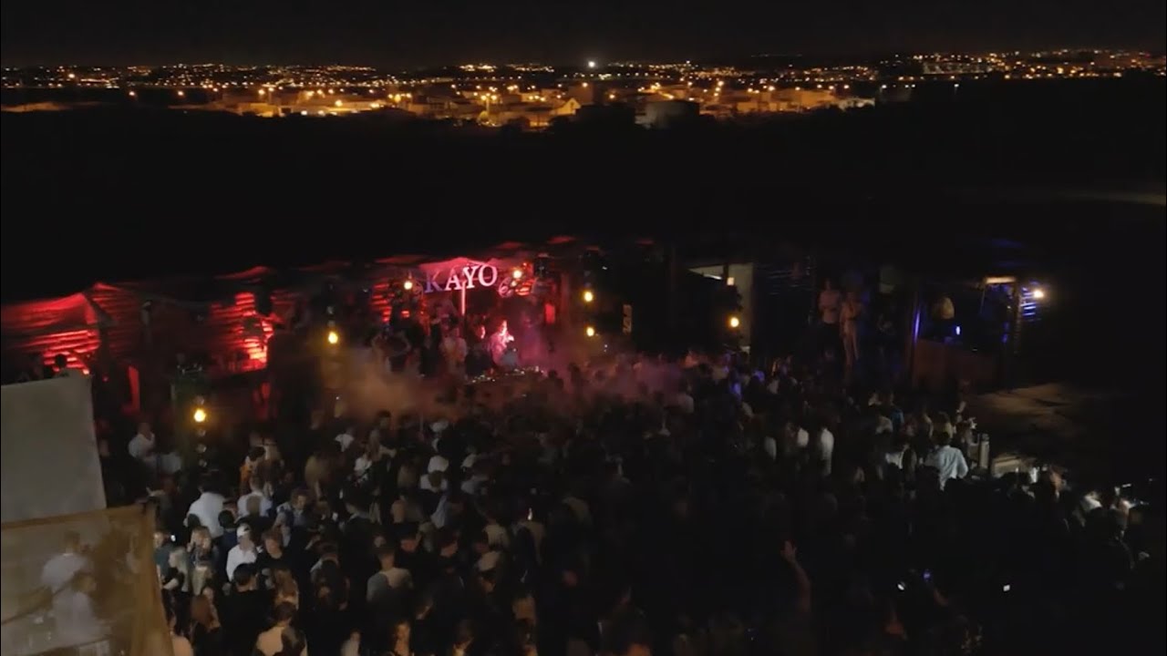 Moeaike Live Performance at Costa da Caparica, Portugal | KÃYO