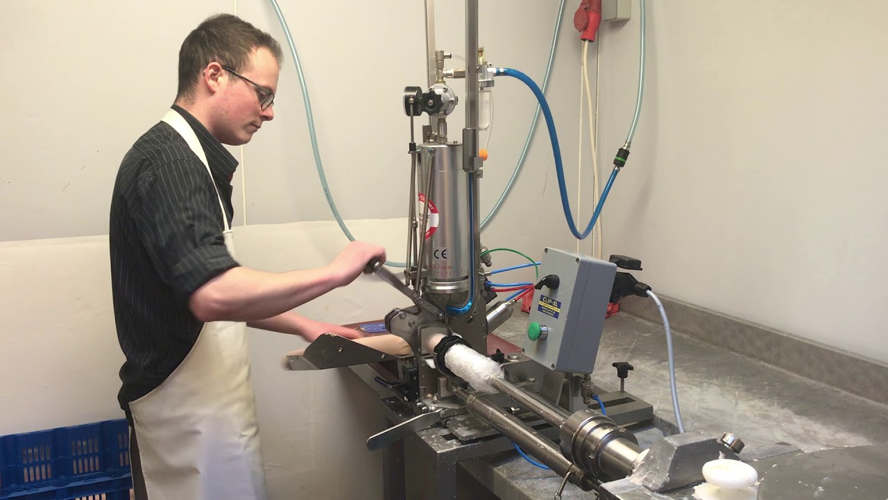 Kipgrillworst halfautomatisch geclipt