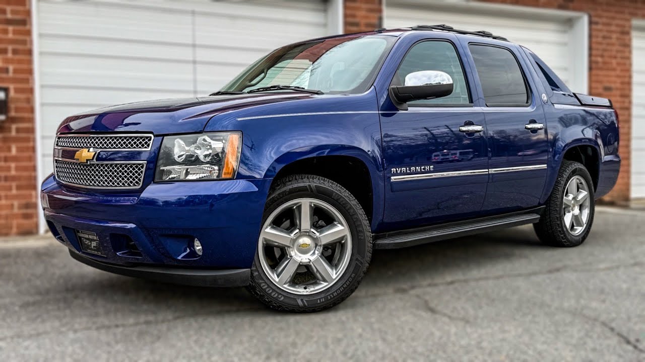 (T273645) 2013 Chevrolet Avalanche LTZ Black Diamond. Edition 86k miles 