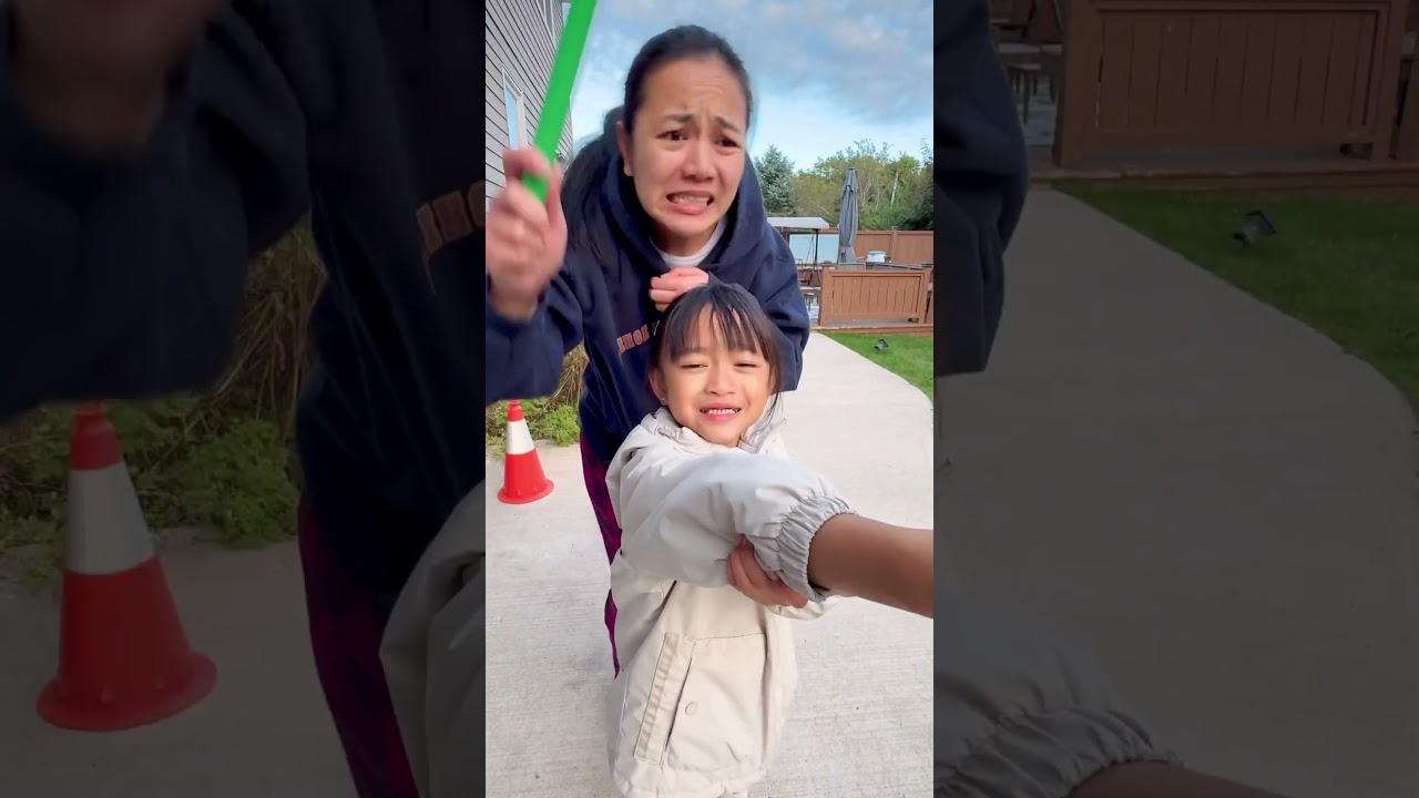 Mom saves daughter from more harm 👧🏻❤️👶🏻😱🐈&zwj;⬛