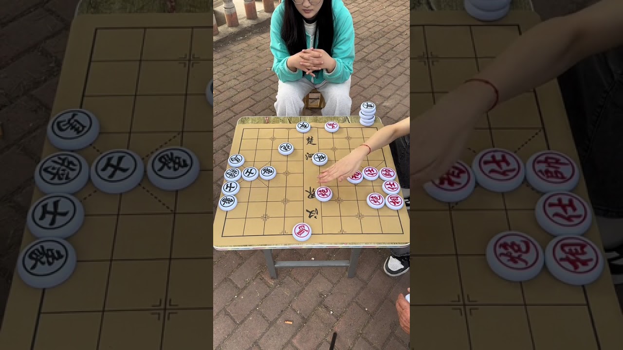 豆包今天来把沉浸式的下棋#街头象棋 #现场实拍 #象棋 #高手在民间