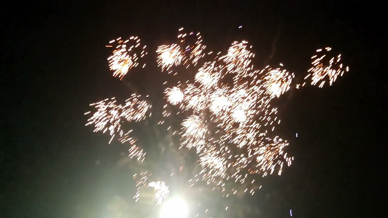 לעולם לא נשבר מכבי חיפה חגיגות האליפות 2022 זיקוקים אבוקות