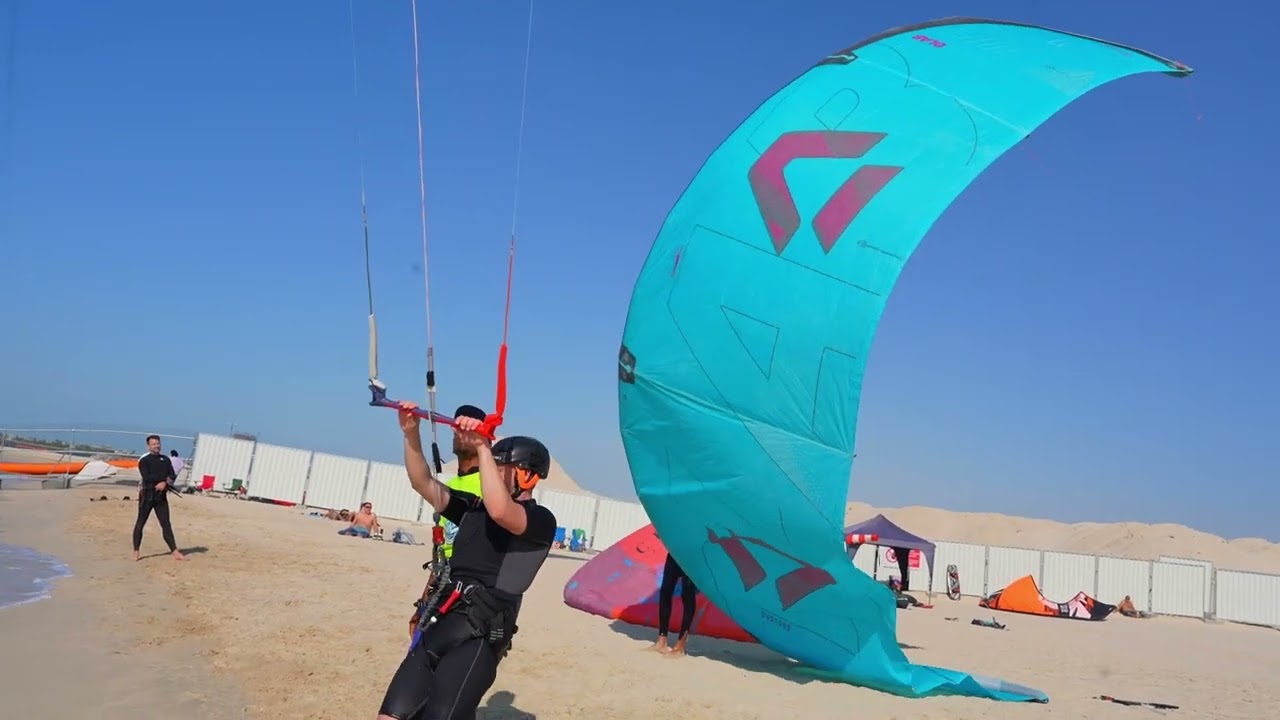 Kitesurfing in Dubai 🇦🇪 | Insane Winds, Epic Skyline & Pure Adrenaline 🌊🪁