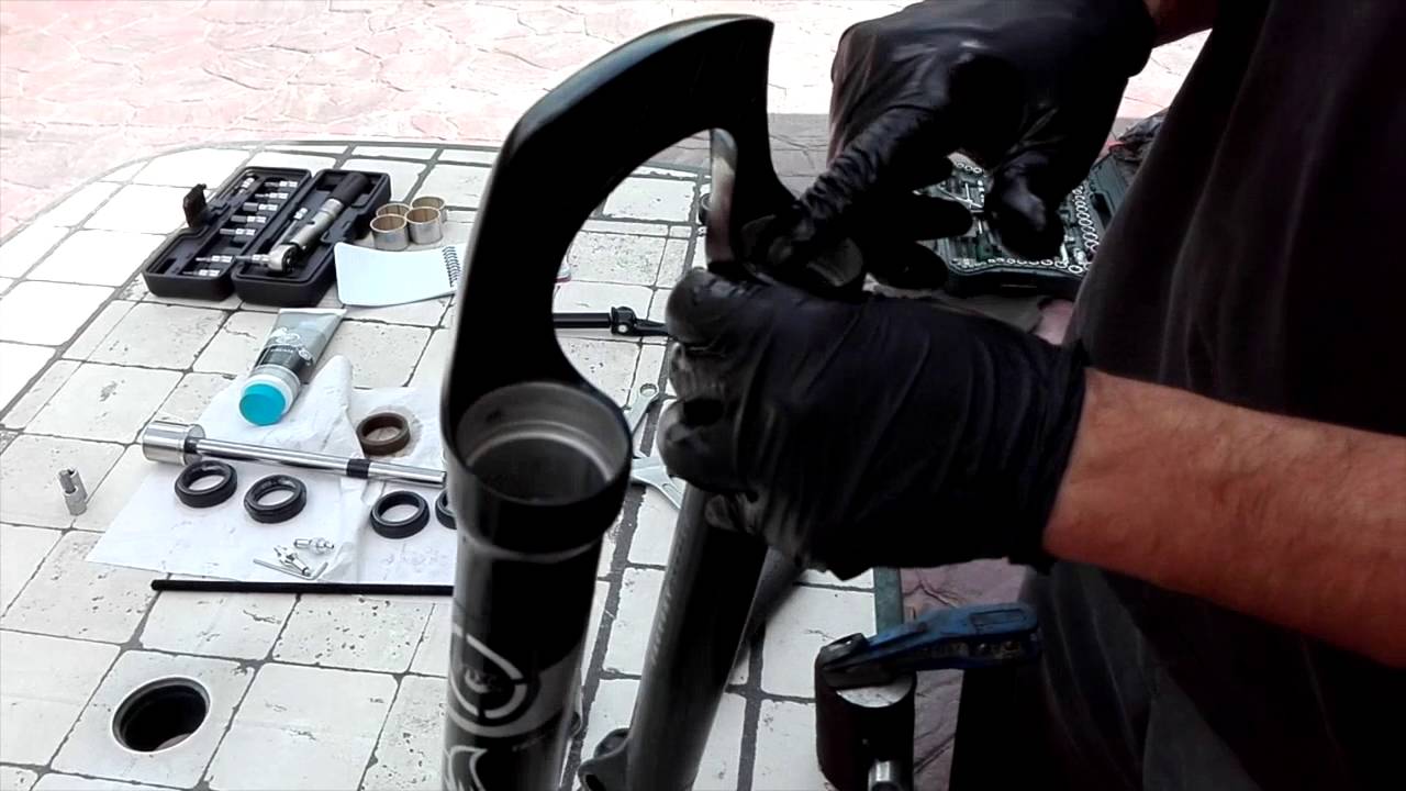 Mantenimiento horquilla Fox. Cambio de casquillos fricción  Fox y retenes Fox.