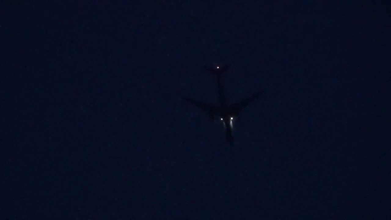 Air Canada A330-343 C-GFAJ AC864 Descending over Great Hollands from Montreal