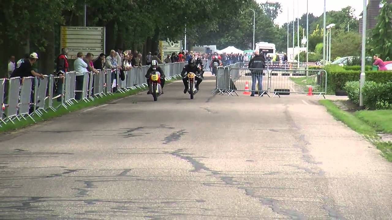 Historische motorraces Nieuwe Pekela