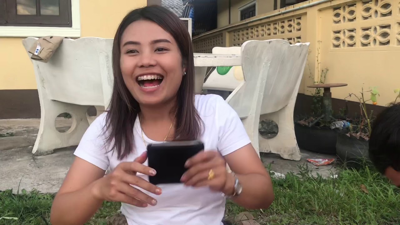 ครูณินค้นกระเป๋าตังพี่วุธ