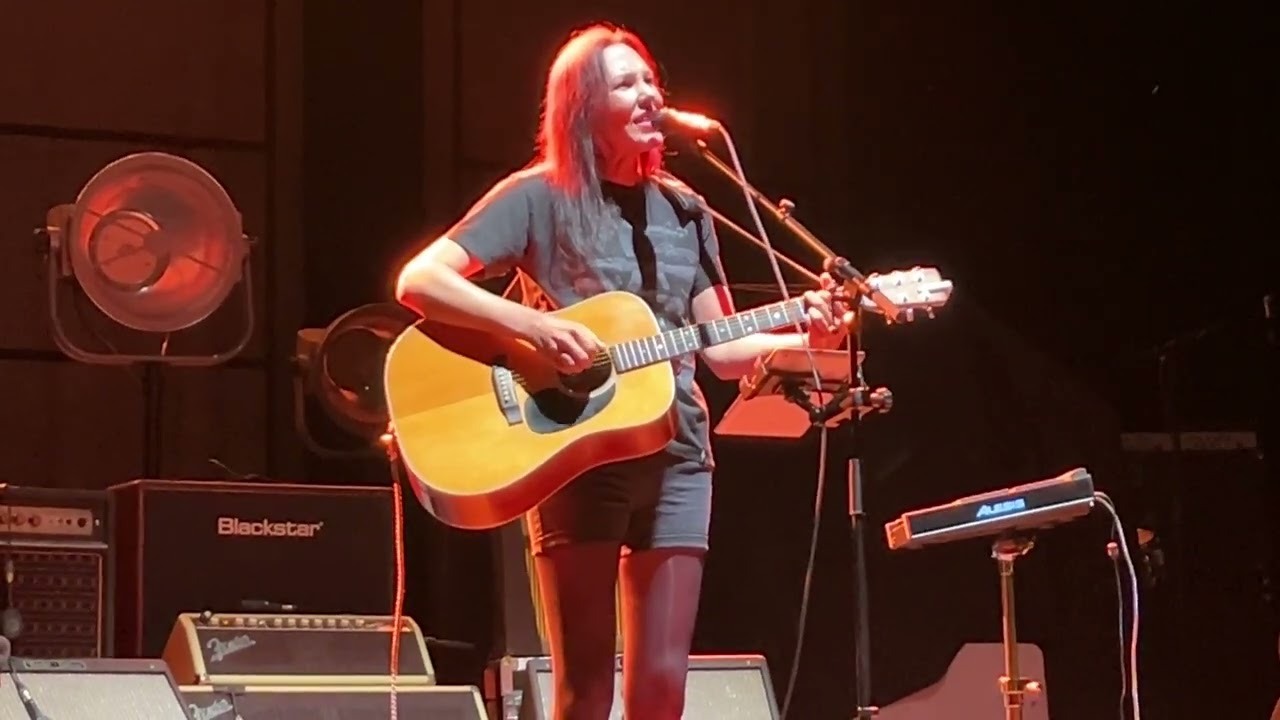 Thea Gilmore - Bad Moon Rising - Manchester Apollo - 12 June 2024