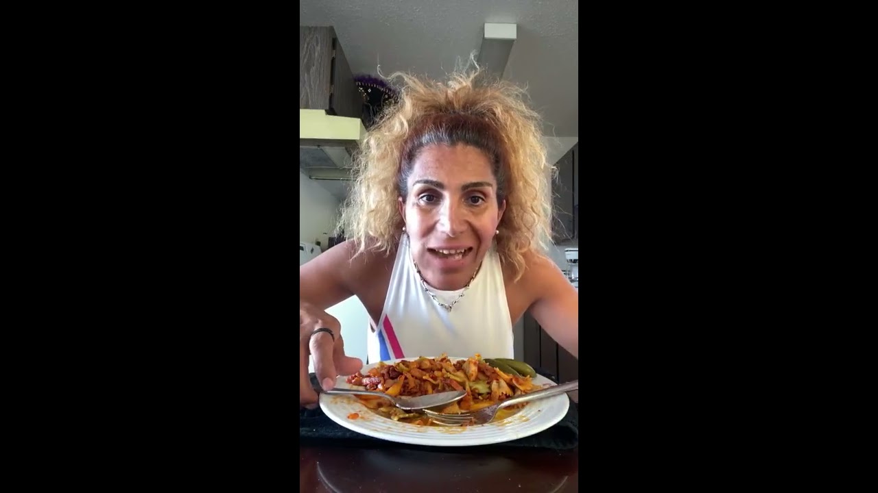 وای غذا خوردن طناز چقد دوست دارم 😍🙋‍♀️🥁🎁 