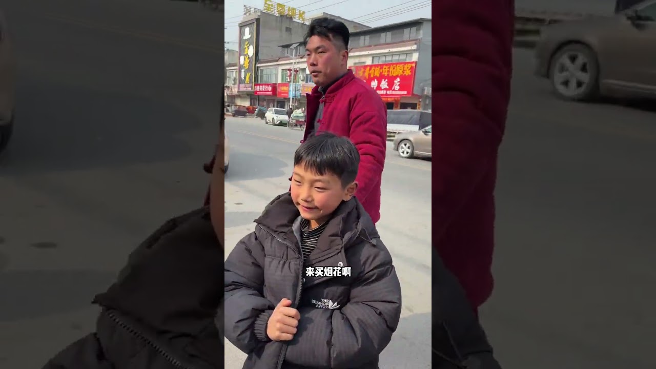 Spring Festival Gift Exchange: Faces Forward for Festive Joy