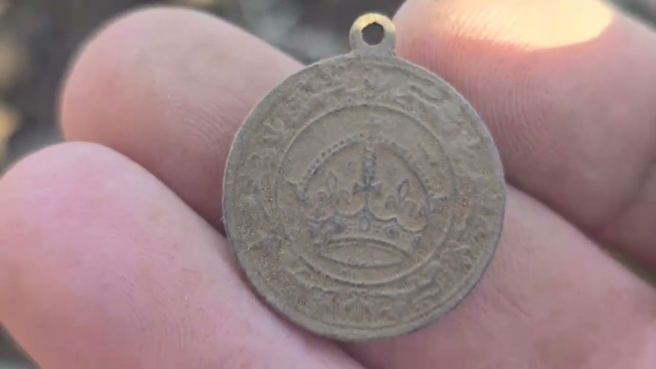 DIGGING OLDIES  IN THE FOREST #metaldetecting 