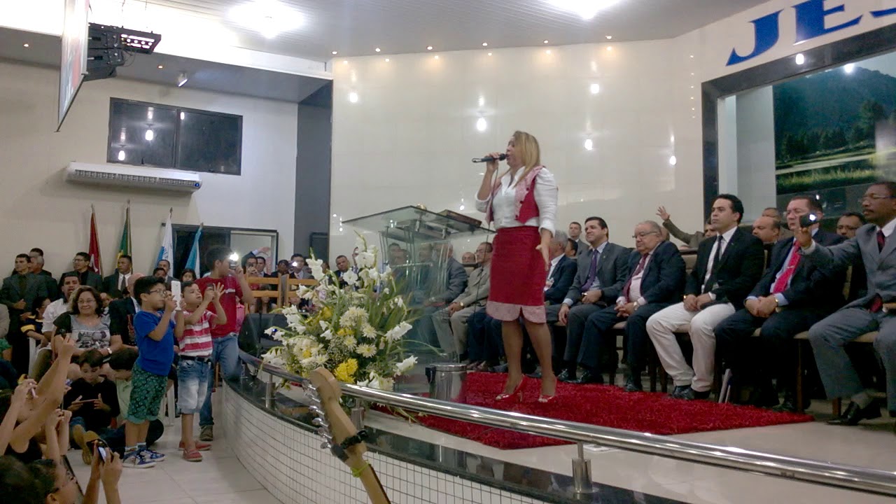 Shirley Carvalhaes (Ao Vivo) canta Ele Veio