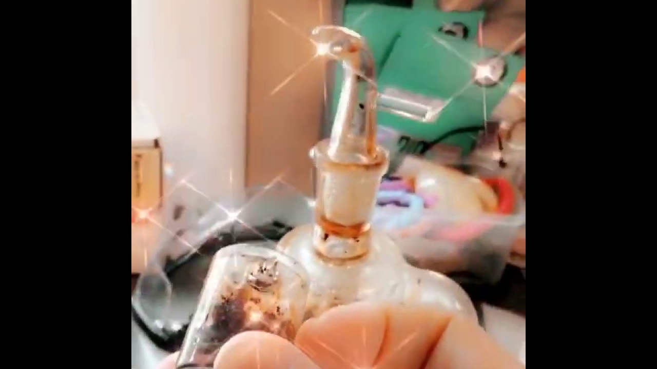 i break everything....my rig got busted! how am i gonna get high now...high times and low times!