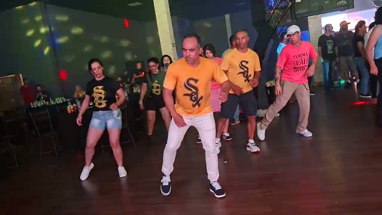 DJ Barney Steve dia 20 setemblo  no studio3 disco mix em Rolandia no garfo enventos foi top galera.