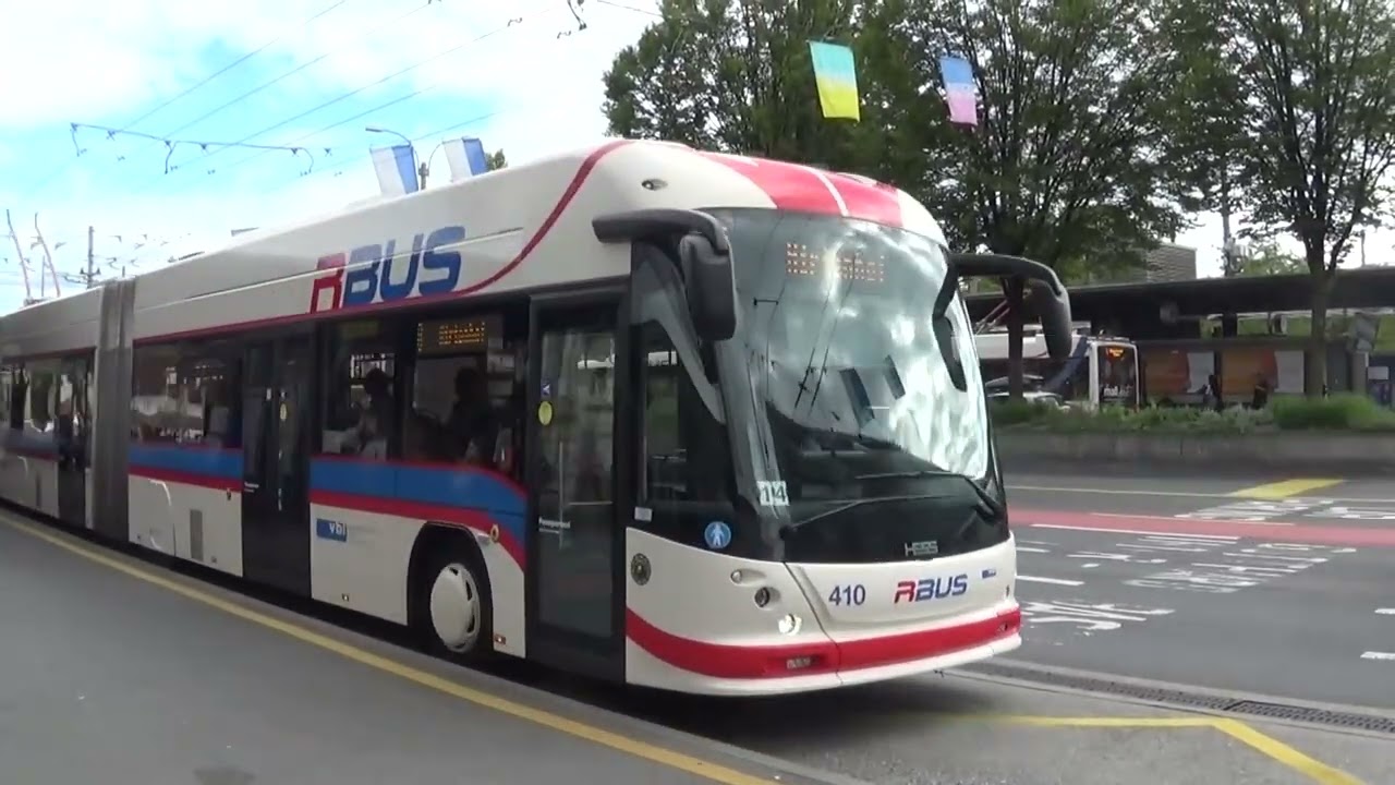 BUSES AND TRAINS IN LUZERN  30 08 2005