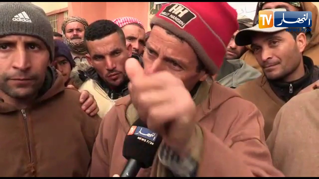 تيارت.. سكان 5 قرى ودواويرها ينتفضون ويغلقون مقر البلدية بسبب الحقرة