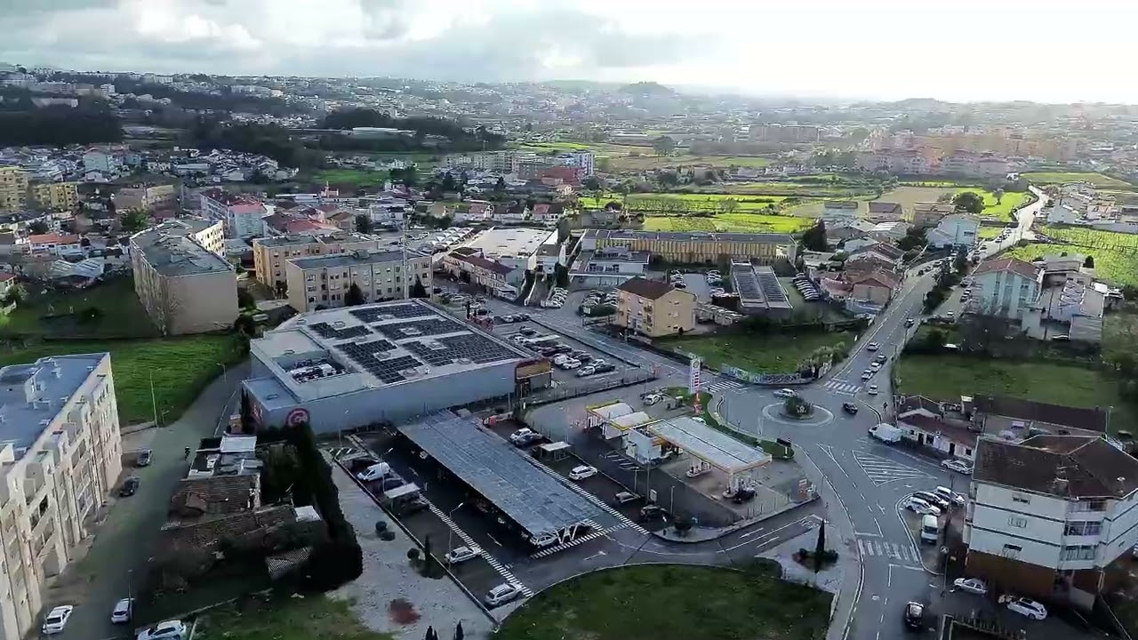 Prédio com terrreno - Baguim do Monte