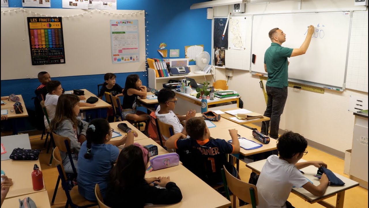 Rentrée scolaire : 24H dans la vie d'un professeur des écoles