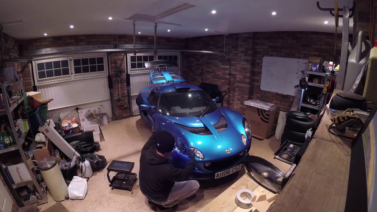 Removing front clam from a Lotus Exige S2