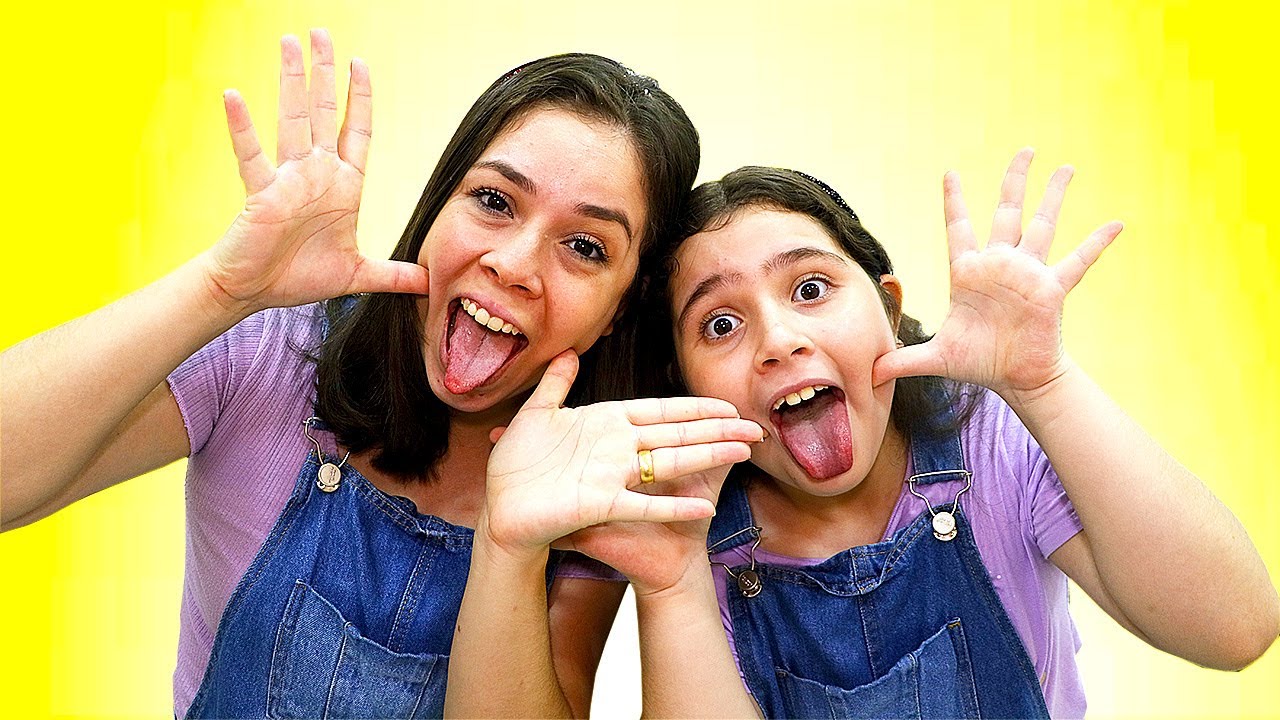 HELOÍSA E MAMÃE EM O DIA DE MÃE E FILHA - Mom and Daughter day!