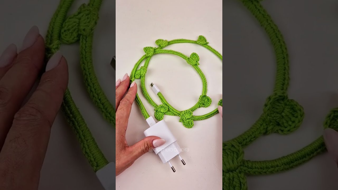 CARREGADOR PERSONALIZADO COM CROCHÊ
