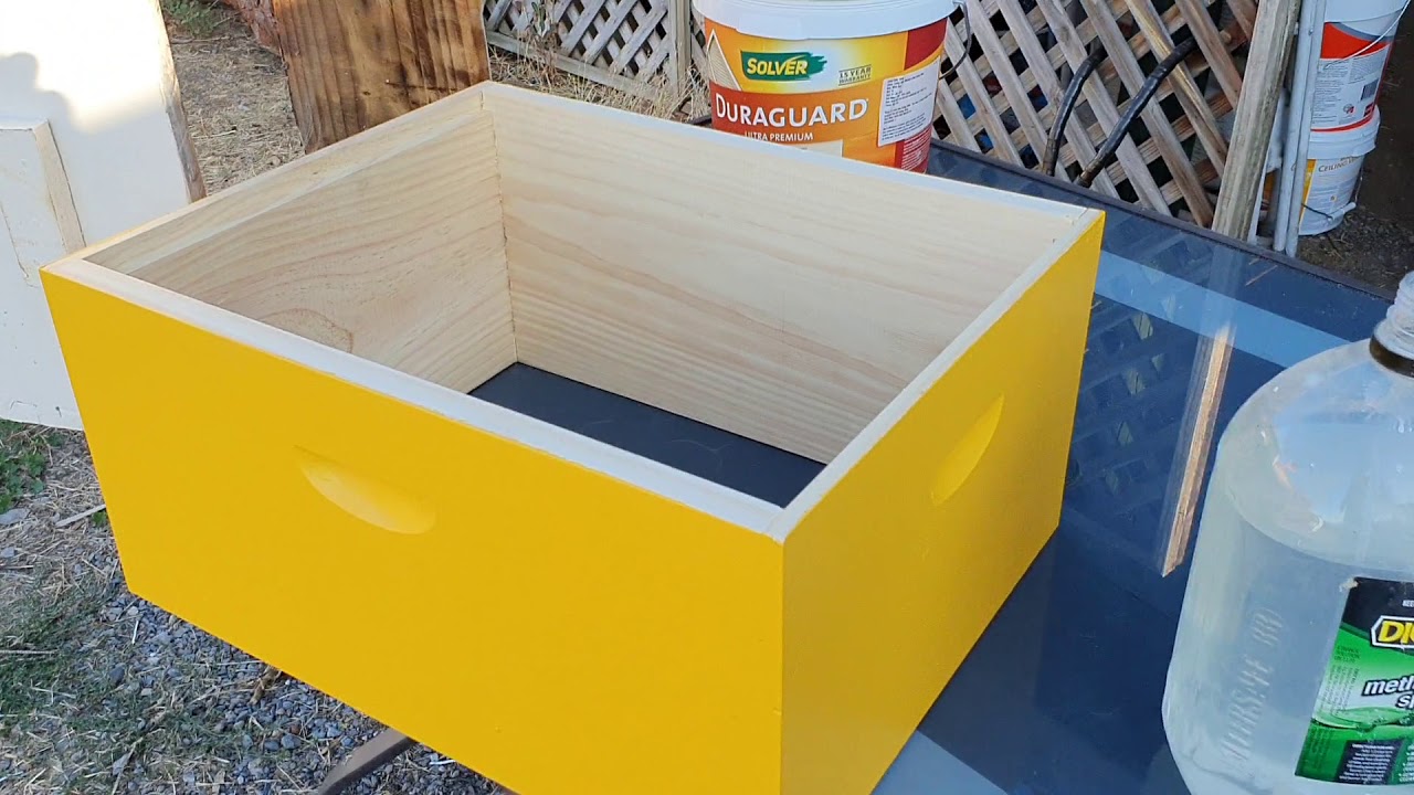 What paint should i use when pai ting a beehive!