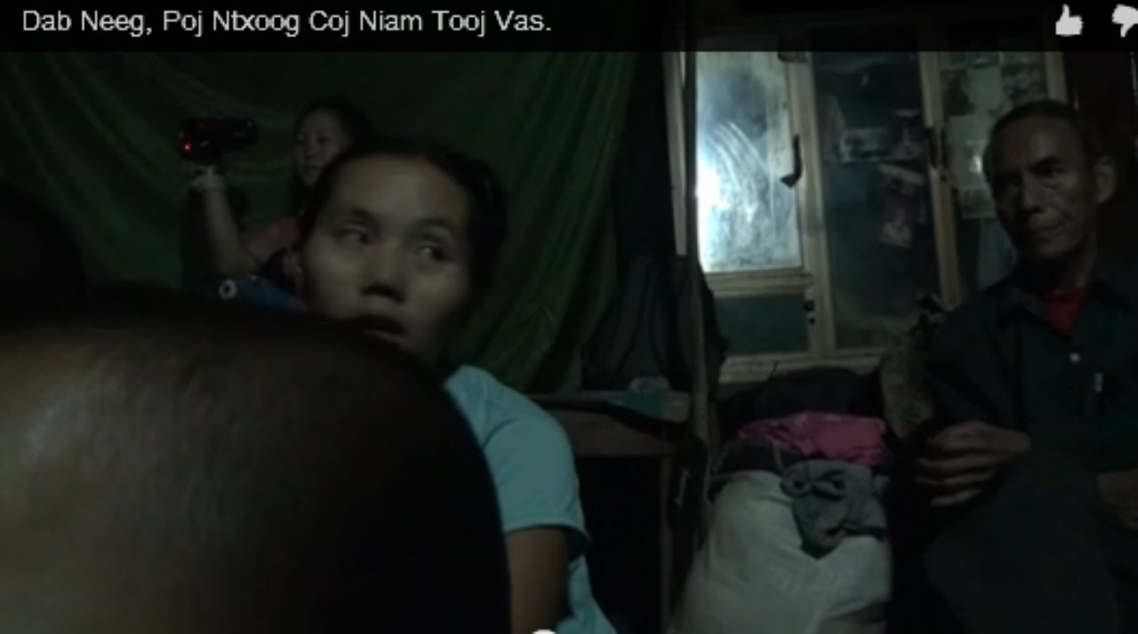 Dab Neeg, Poj Ntxoog Coj Niam Tooj Vas.