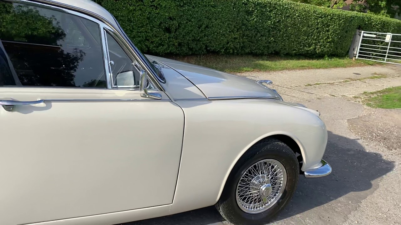 Jaguar Mk2 240 1968 - Bradley James Classics