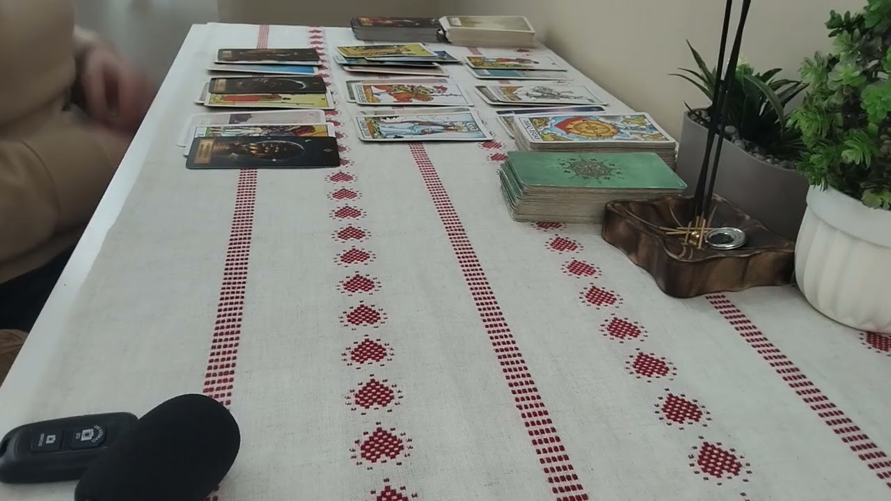 Aklındaki kişi ❤beni kabul edermisin❓ #aklimdakikişi #tarot #tarotfalı #keşfet #reels #aşkaçılımı 