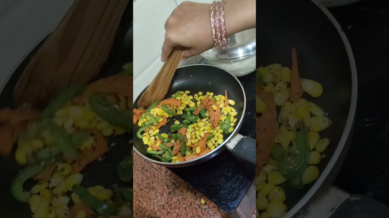 হোমমেড পিজ্জা ।