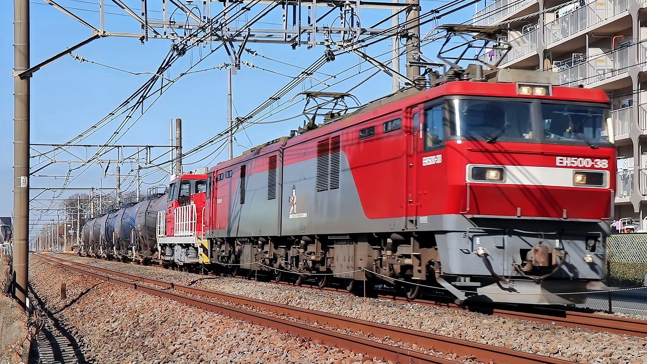 金太郎EH500-38ムドHD300 31タキ＋空コキ8764レと桃太郎EF210-358タキ3093レのすれ違い・2026/1/17