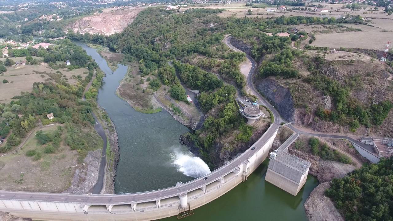 Loire et barrage de Villerest.