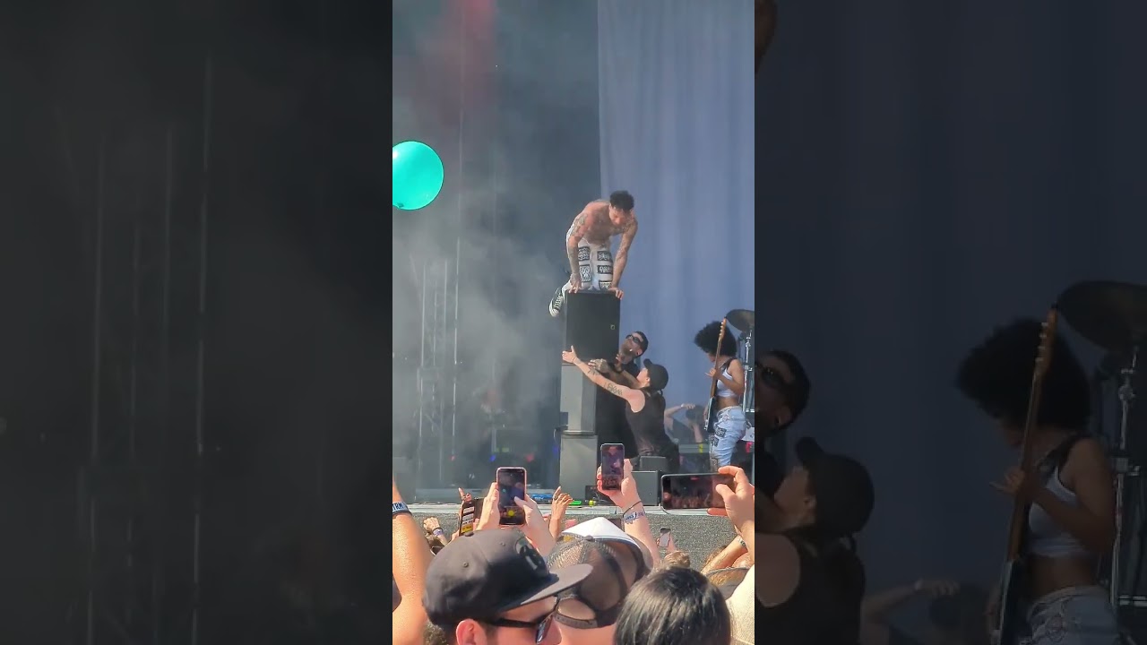 Jason Butler @FEVER333 climbing on 3 speakers @VainstreamRockfest 2023