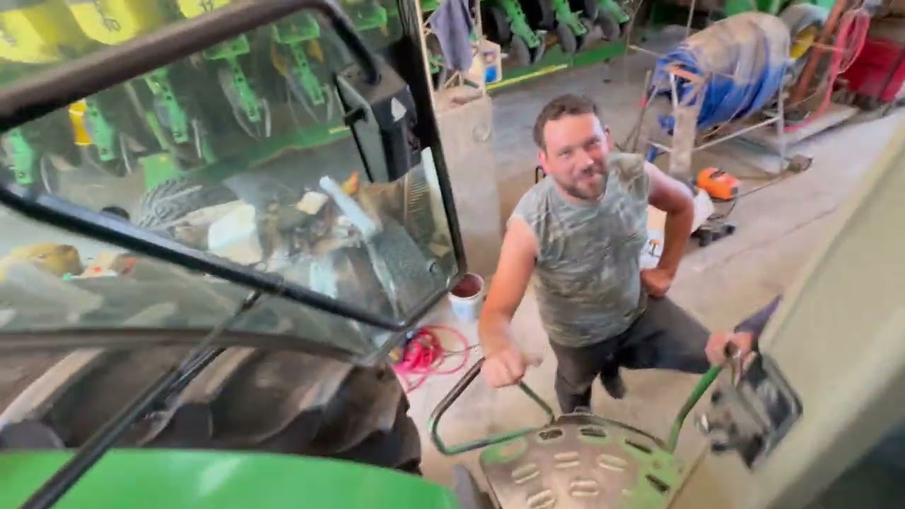 Rápida comparación entre tractor John Deere 8300 y 7815 🚜 