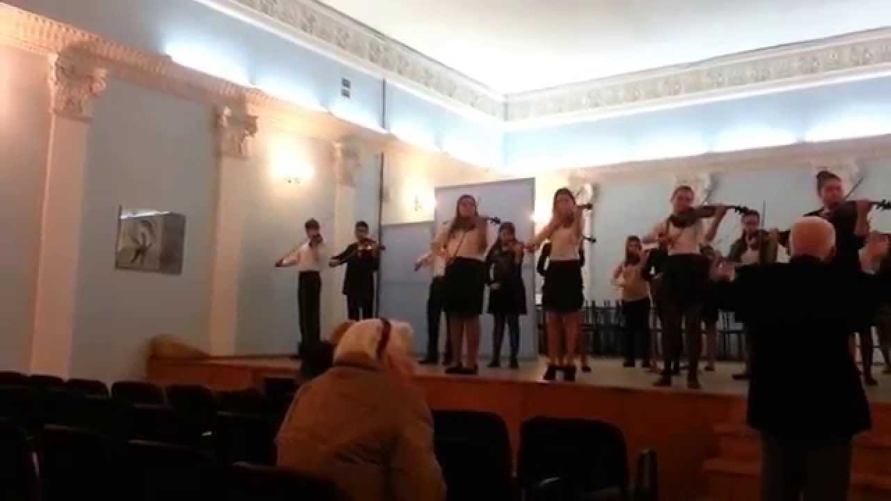 Ansamblu de Violonisti Chisinau
